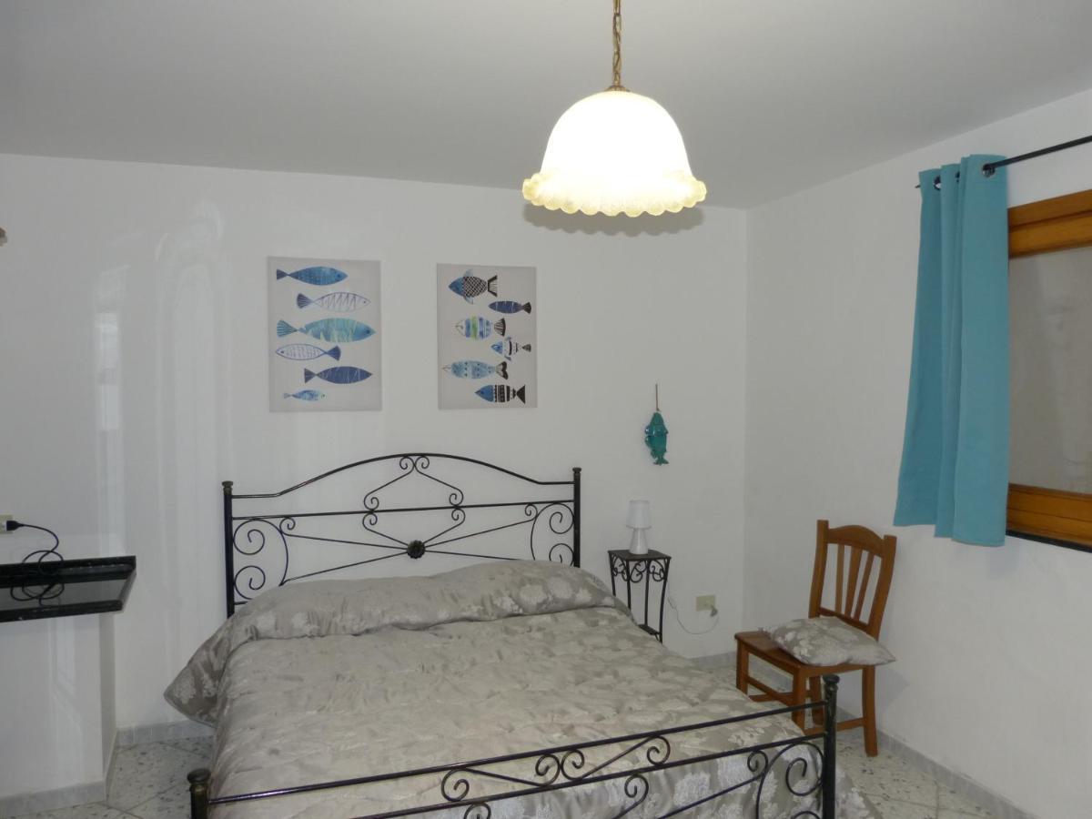 Casa Vacanze Vincenzo E Rosanna Castro  Buitenkant foto